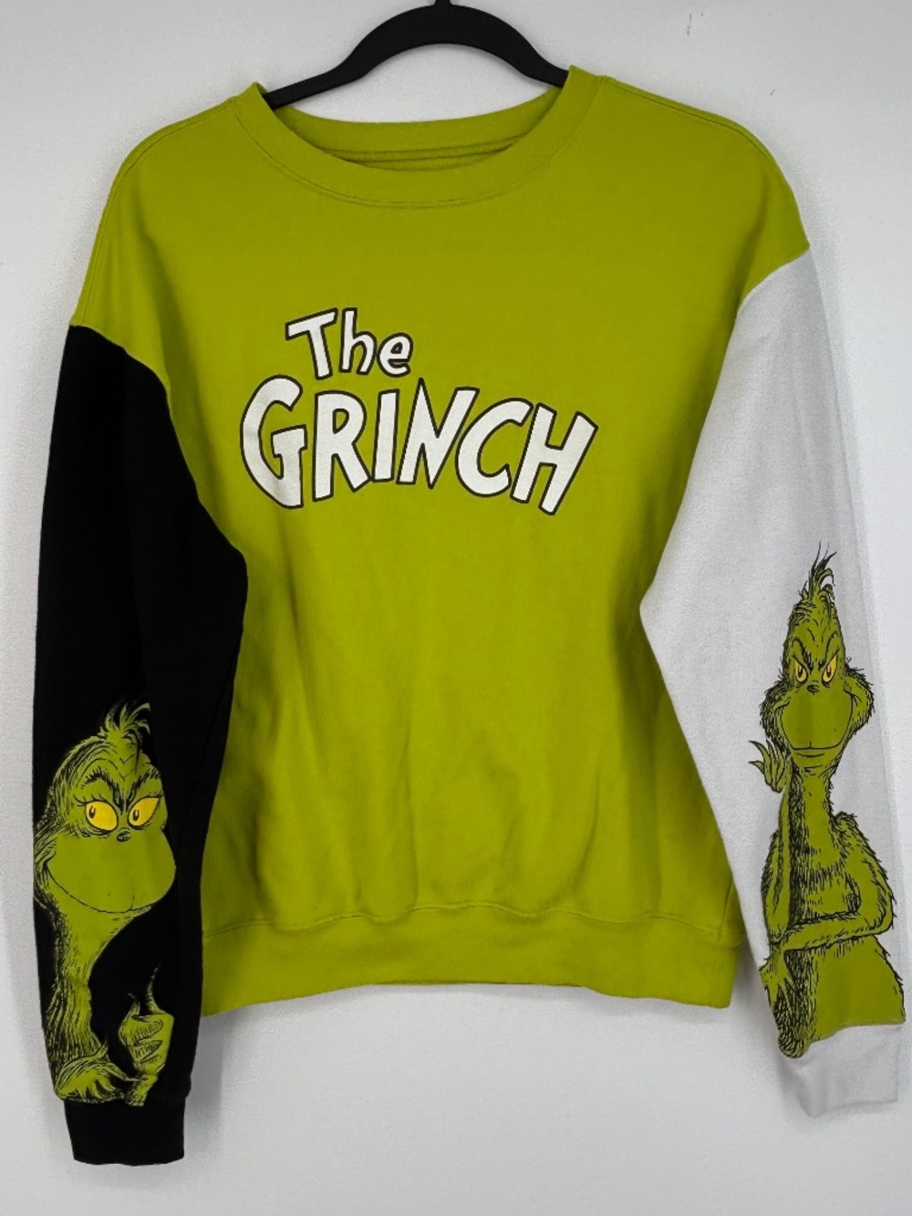 The Grinch Womens Medium Pullover Sweatshirt Green Black White Sleeves Christmas